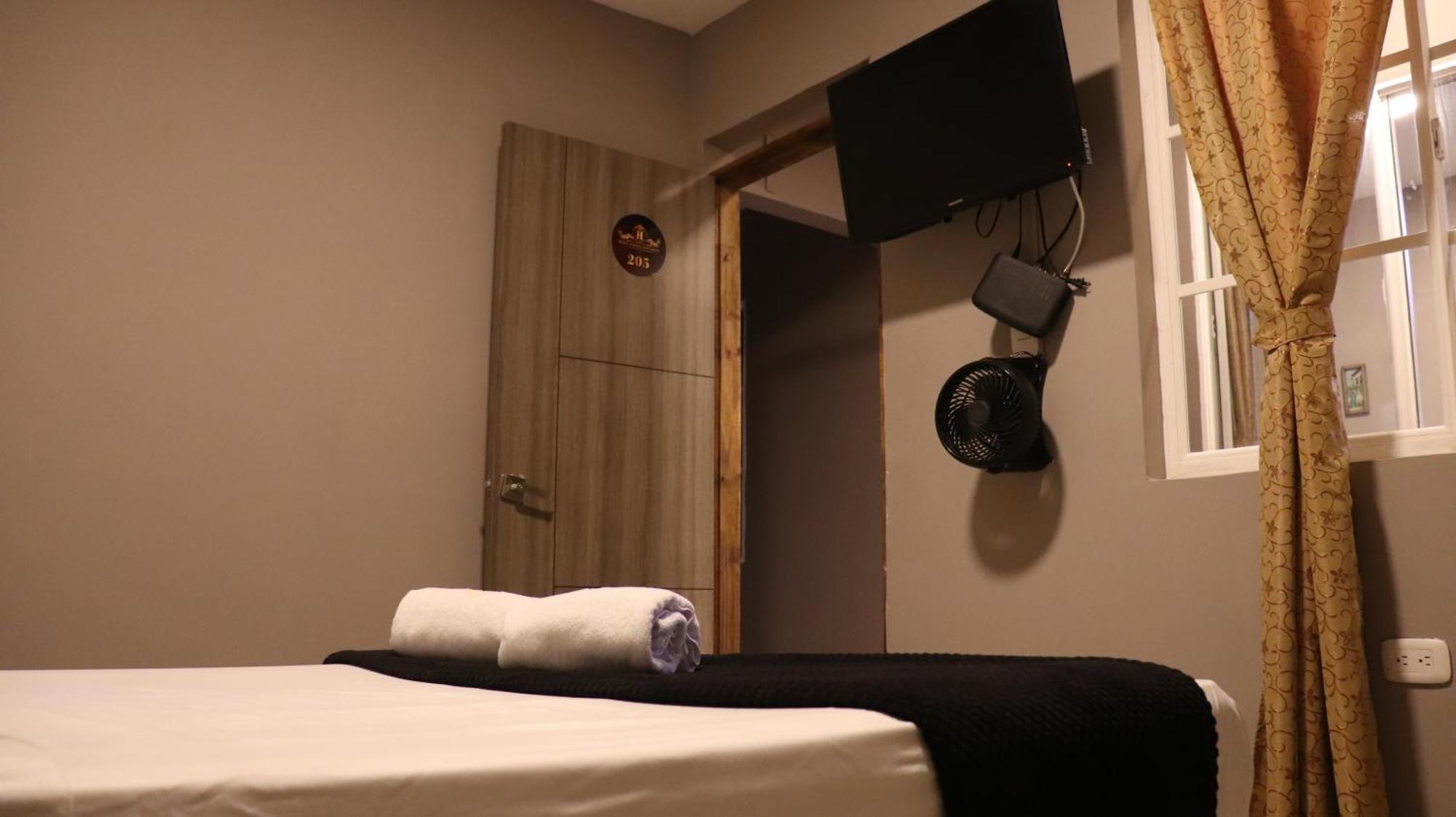 Hotel Simon Plaza Pereira Buitenkant foto