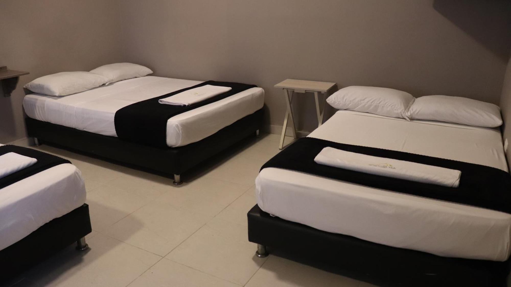 Hotel Simon Plaza Pereira Buitenkant foto