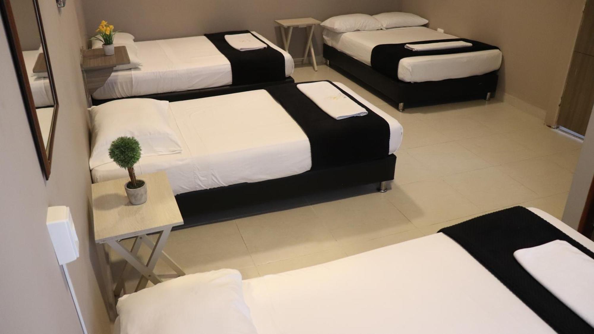 Hotel Simon Plaza Pereira Buitenkant foto