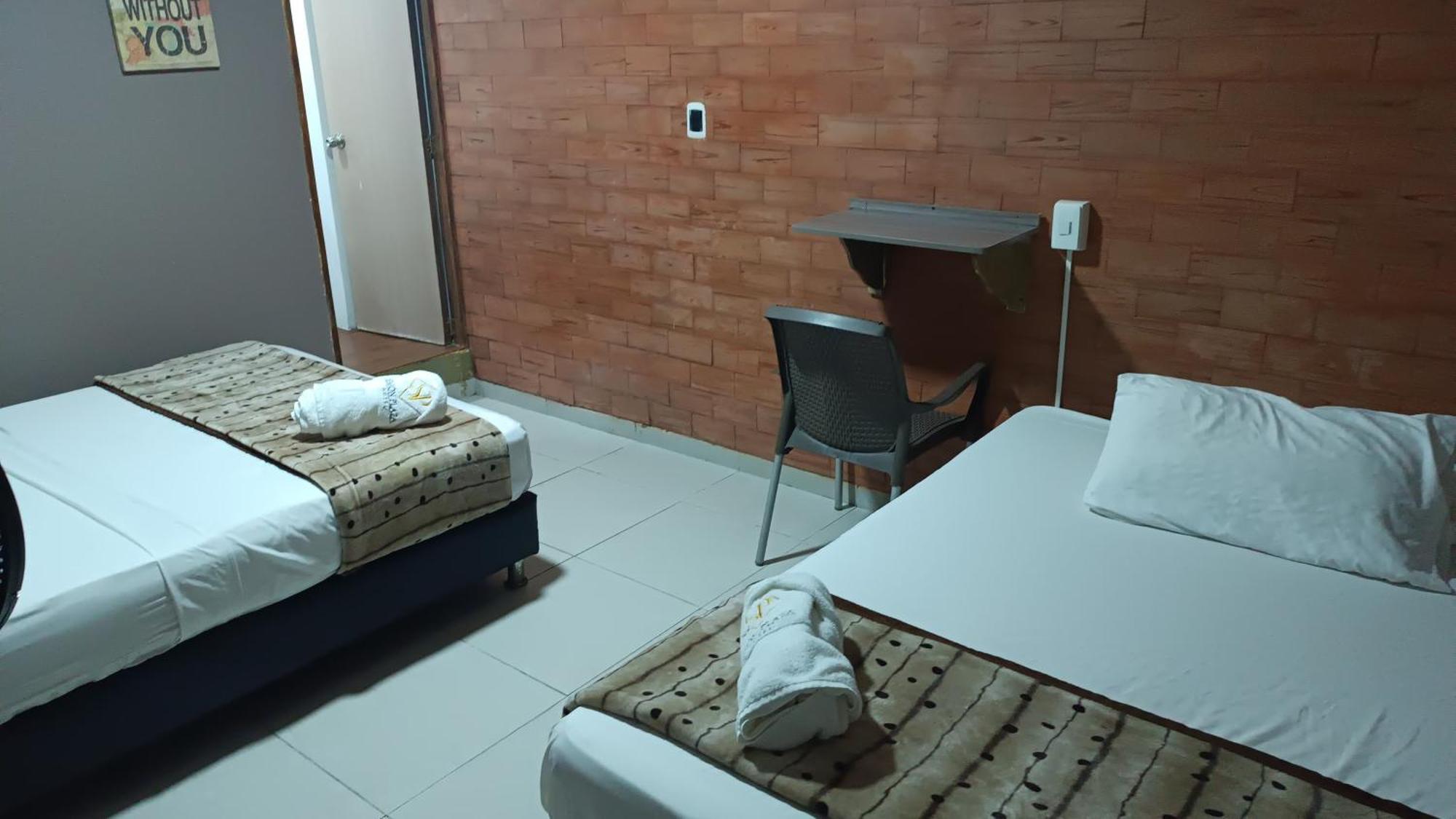 Hotel Simon Plaza Pereira Buitenkant foto