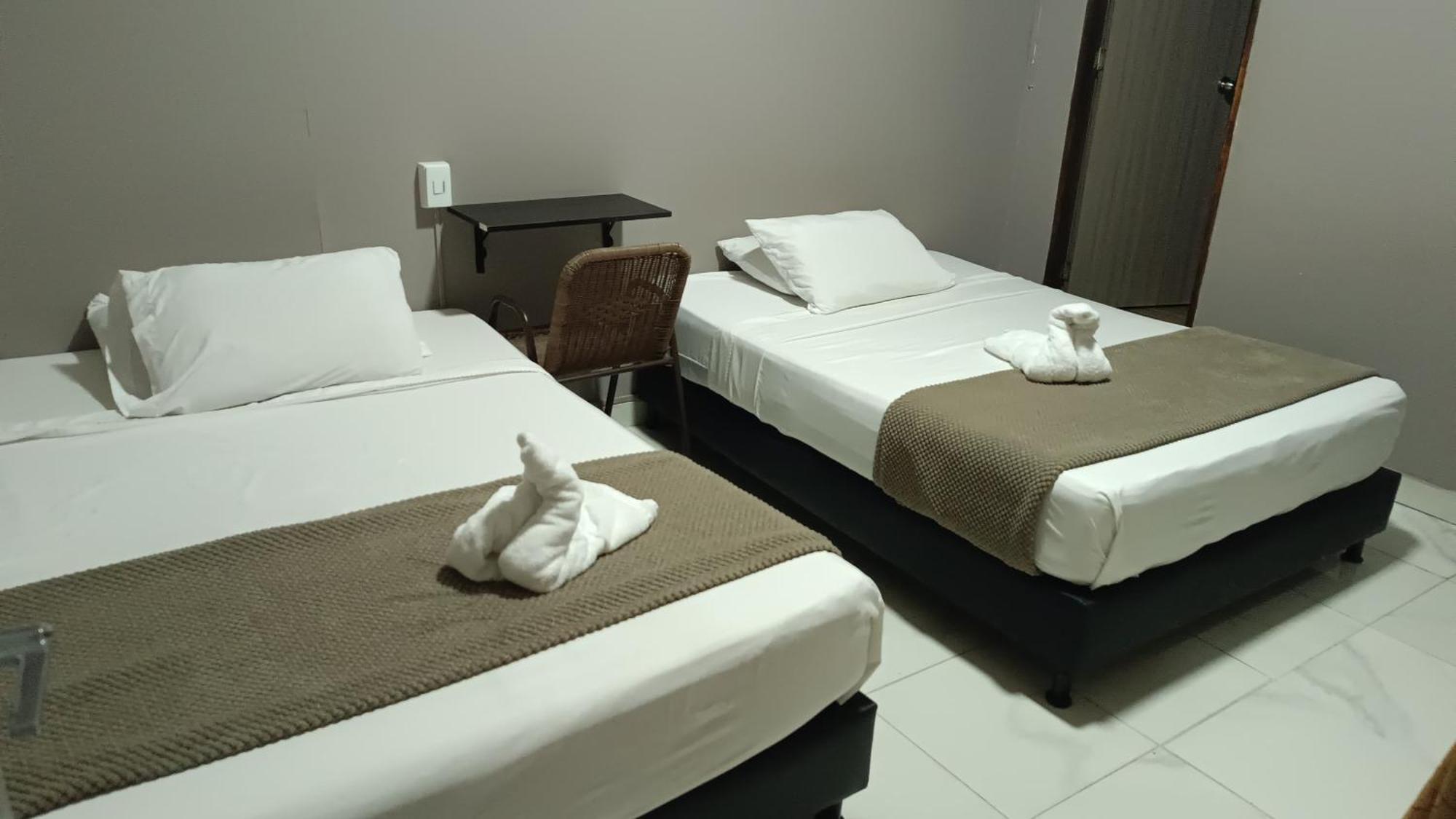 Hotel Simon Plaza Pereira Buitenkant foto