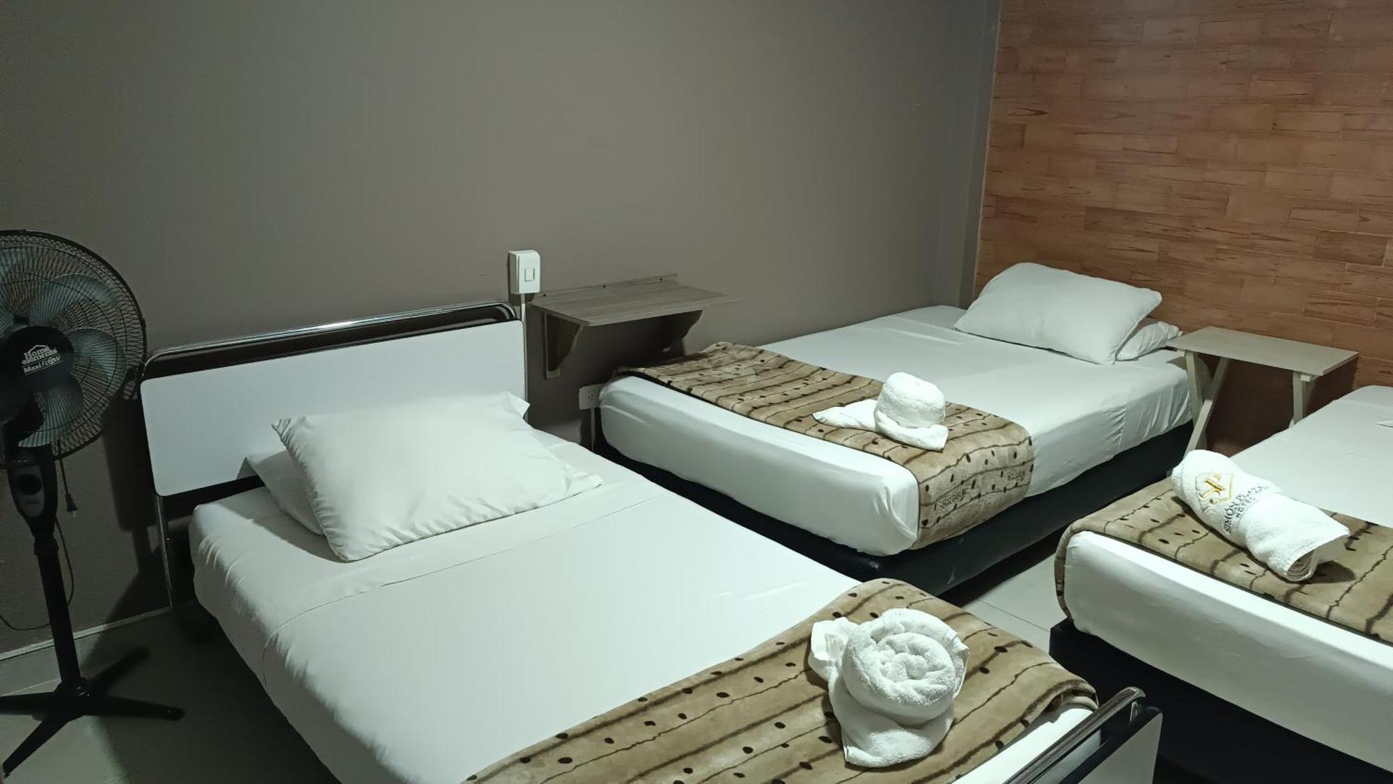 Hotel Simon Plaza Pereira Buitenkant foto
