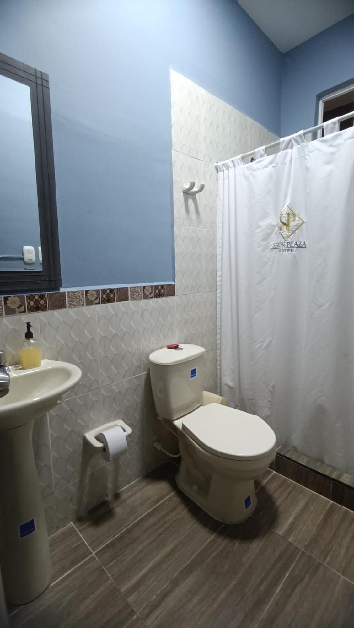 Hotel Simon Plaza Pereira Buitenkant foto